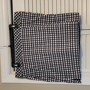 Izod plaid skort size 8
